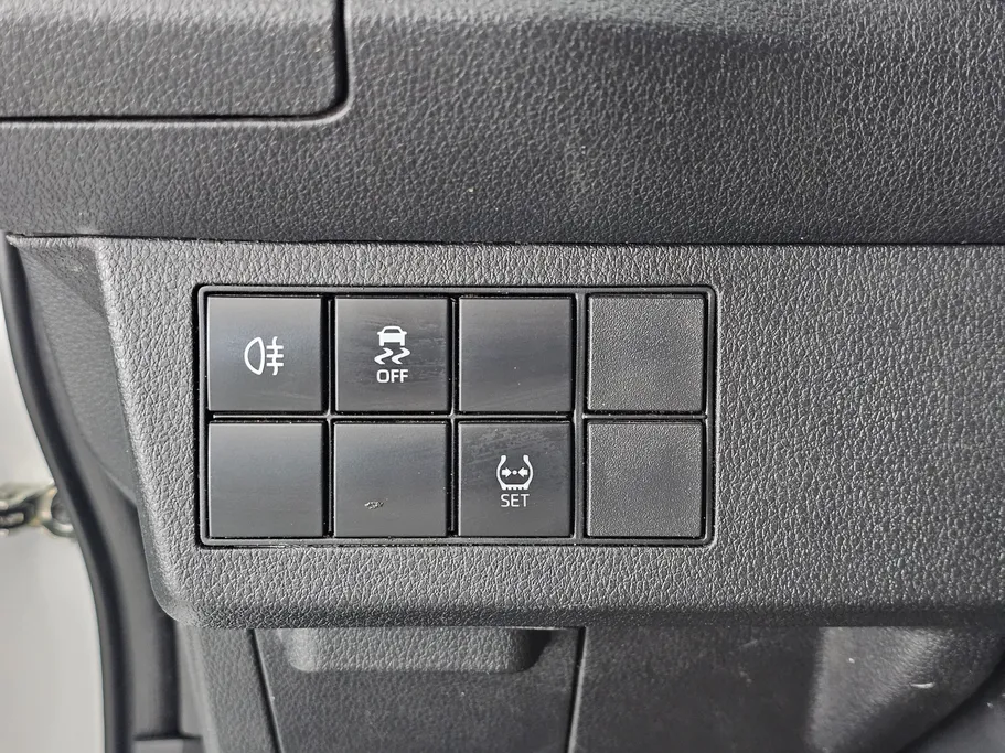 تويوتا يارس Y 2023 