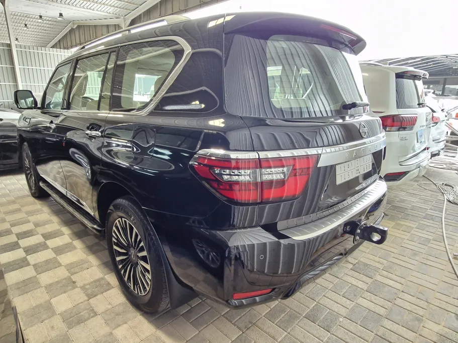 2023 Nissan Patrol Platinum 