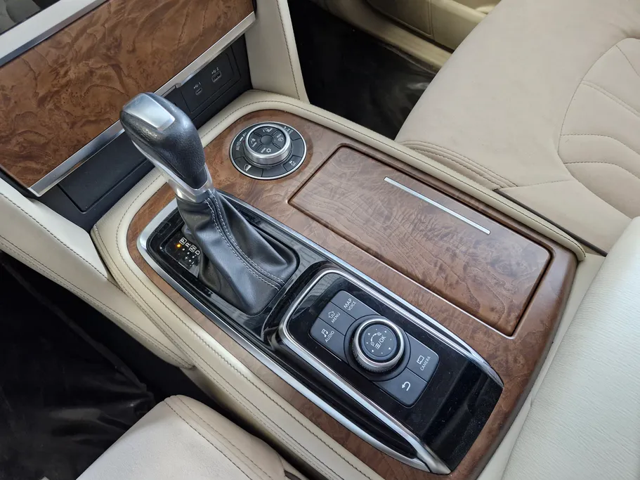 2023 Nissan Patrol Platinum 