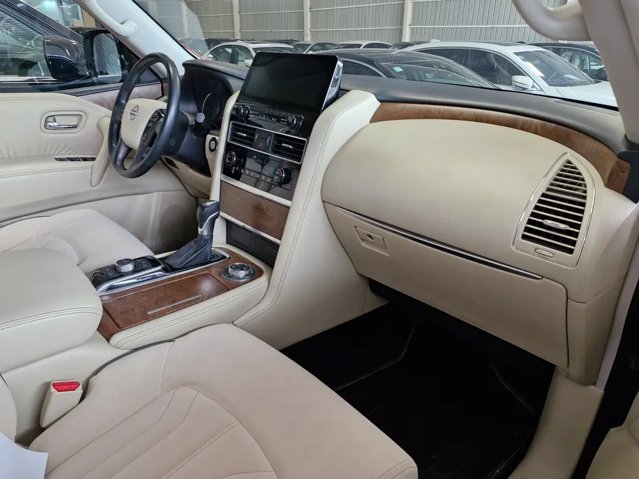 2023 Nissan Patrol Platinum 