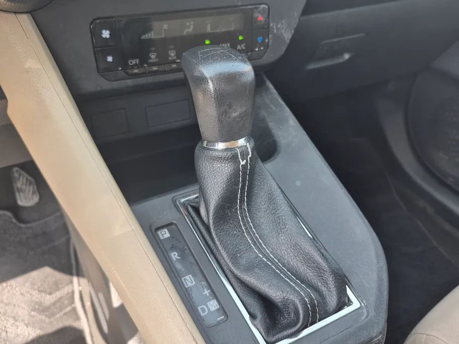 2023 Toyota Yaris  Y 