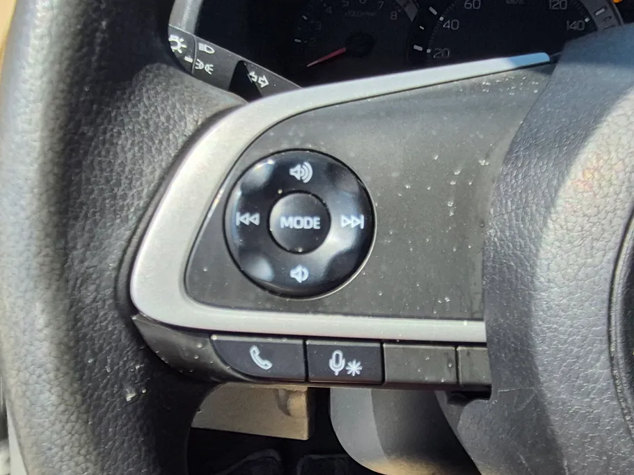 2023 Toyota Yaris  Y 