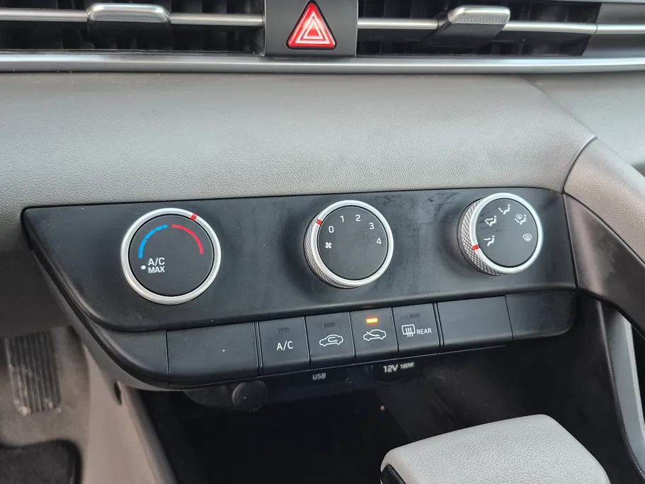 2021 Hyundai Elantra Smart 