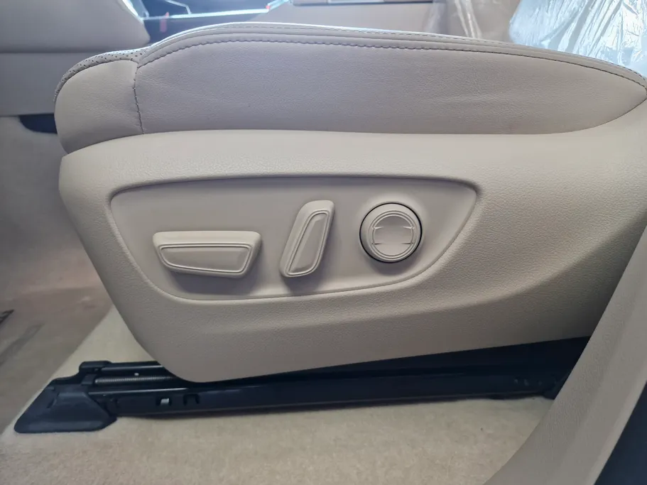 2025 Toyota Land Cruiser GXR4 