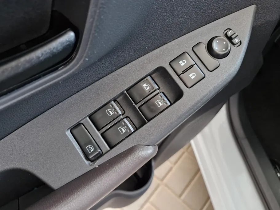 تويوتا يارس Y 2023 