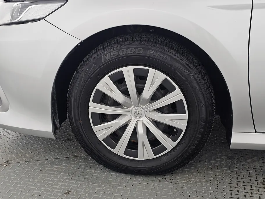 تويوتا كامري LE 2024 