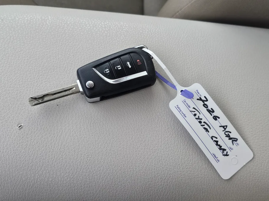 تويوتا كامري LE 2024 