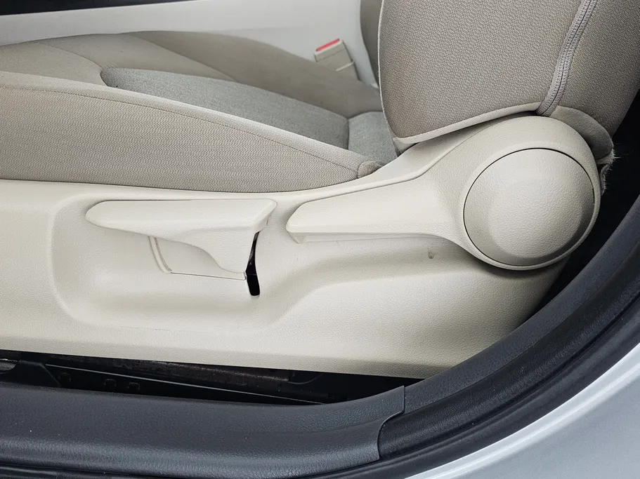 تويوتا كامري LE 2024 