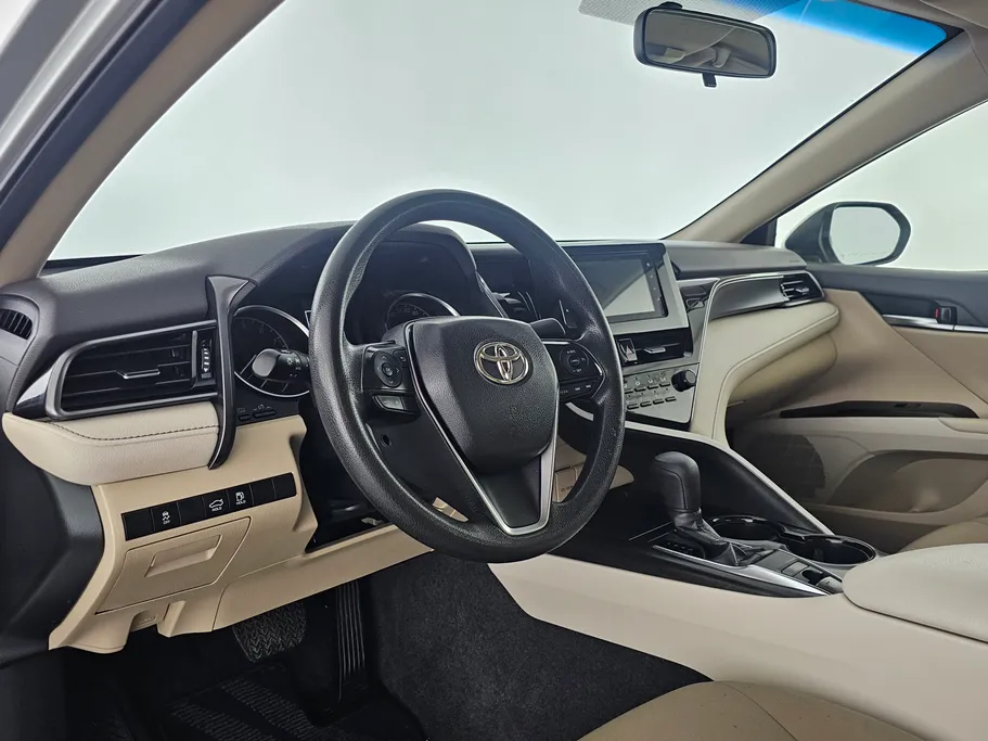 تويوتا كامري LE 2024 