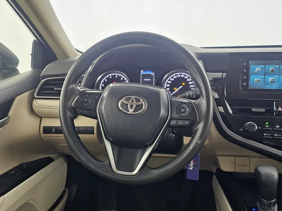 تويوتا كامري LE 2024 