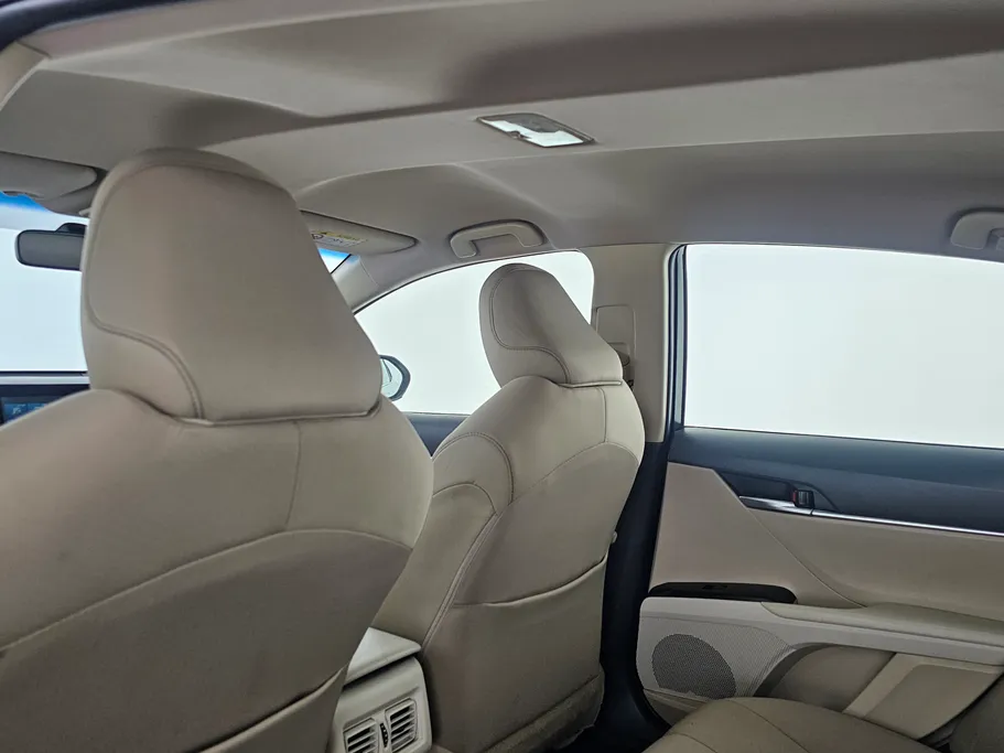 تويوتا كامري LE 2024 