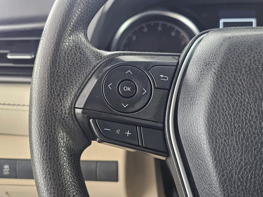 تويوتا كامري LE 2024 