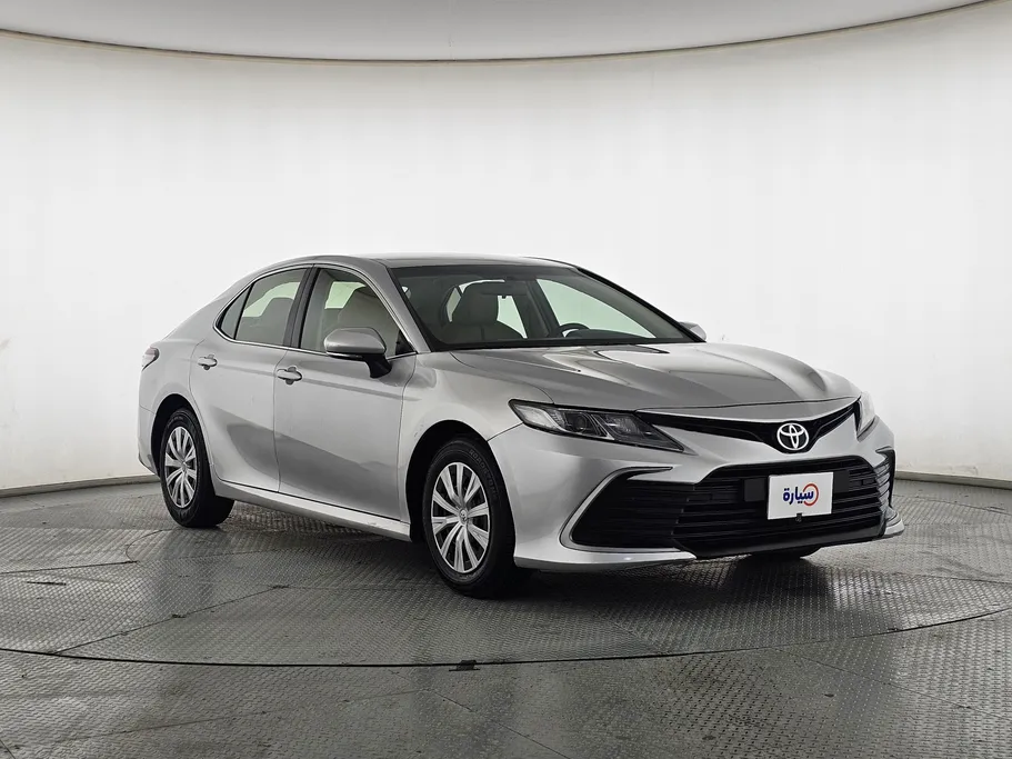 تويوتا كامري LE 2024 