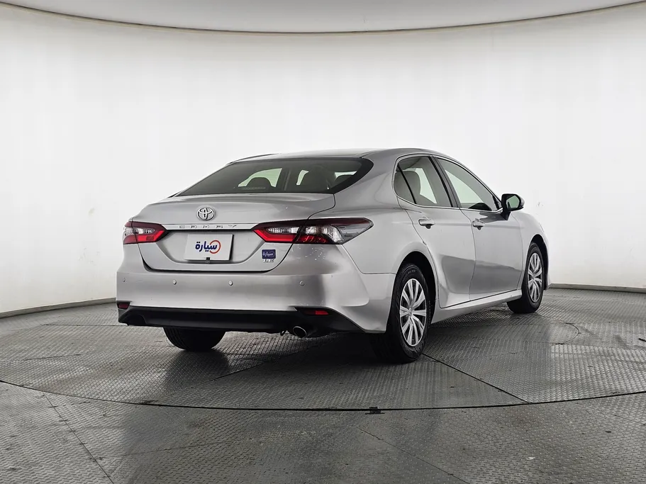 تويوتا كامري LE 2024 