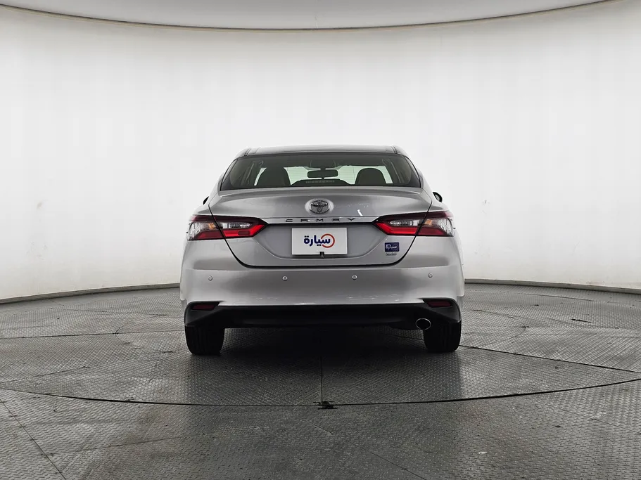 تويوتا كامري LE 2024 