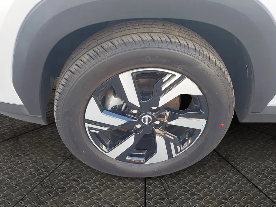 نيسان ماجنايت SV 2025 