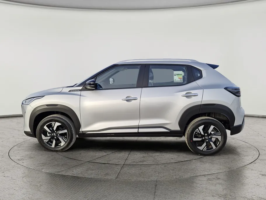 نيسان ماجنايت SV 2025 