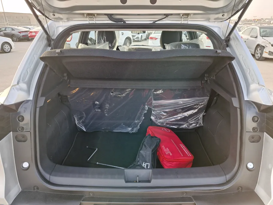 نيسان ماجنايت SV 2025 