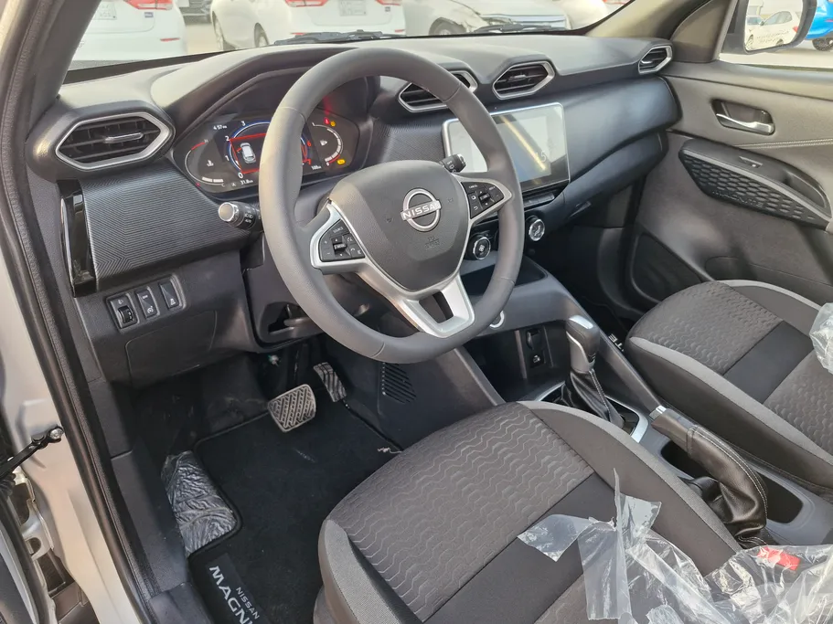 نيسان ماجنايت SV 2025 