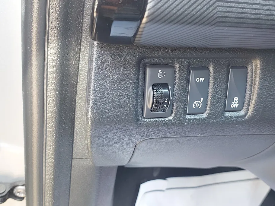 نيسان ماجنايت SV 2025 