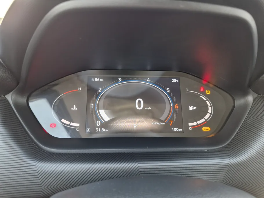 نيسان ماجنايت SV 2025 