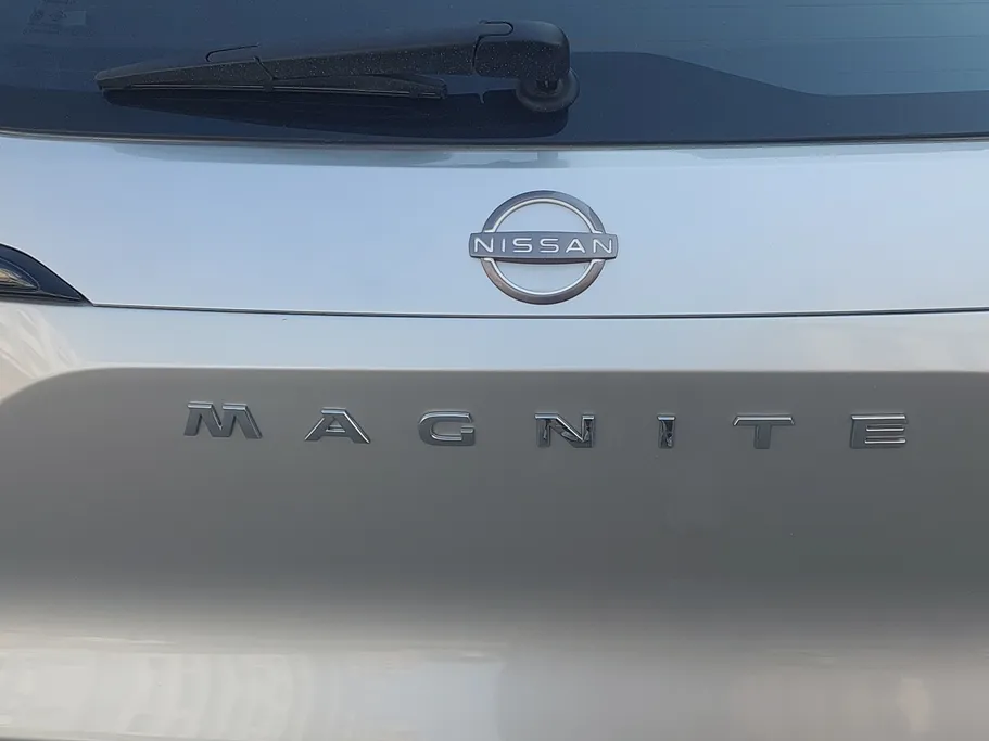 نيسان ماجنايت SV 2025 