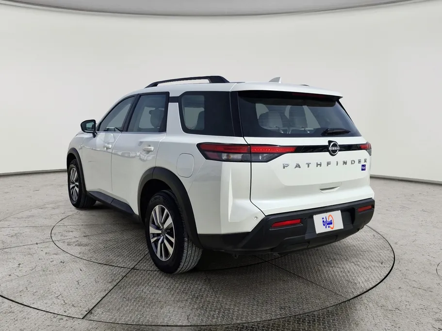 2022 Nissan Pathfinder S 