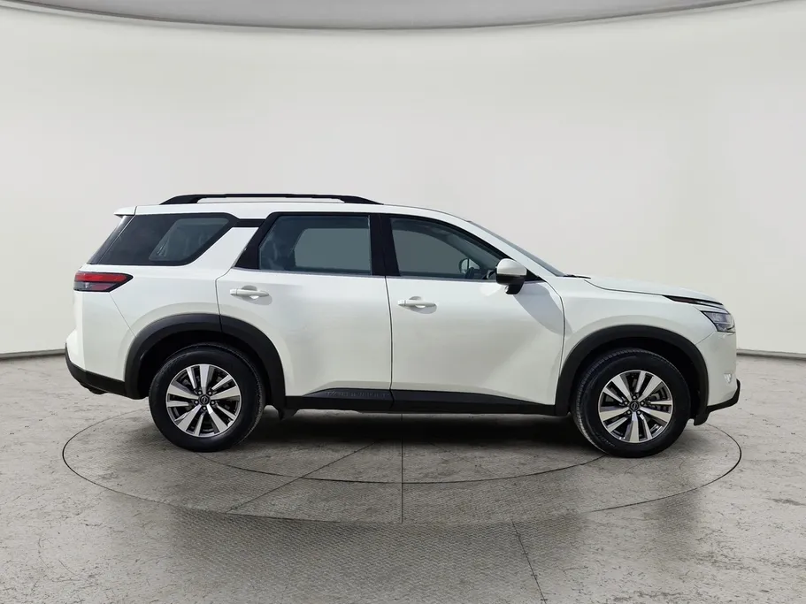 2022 Nissan Pathfinder S 