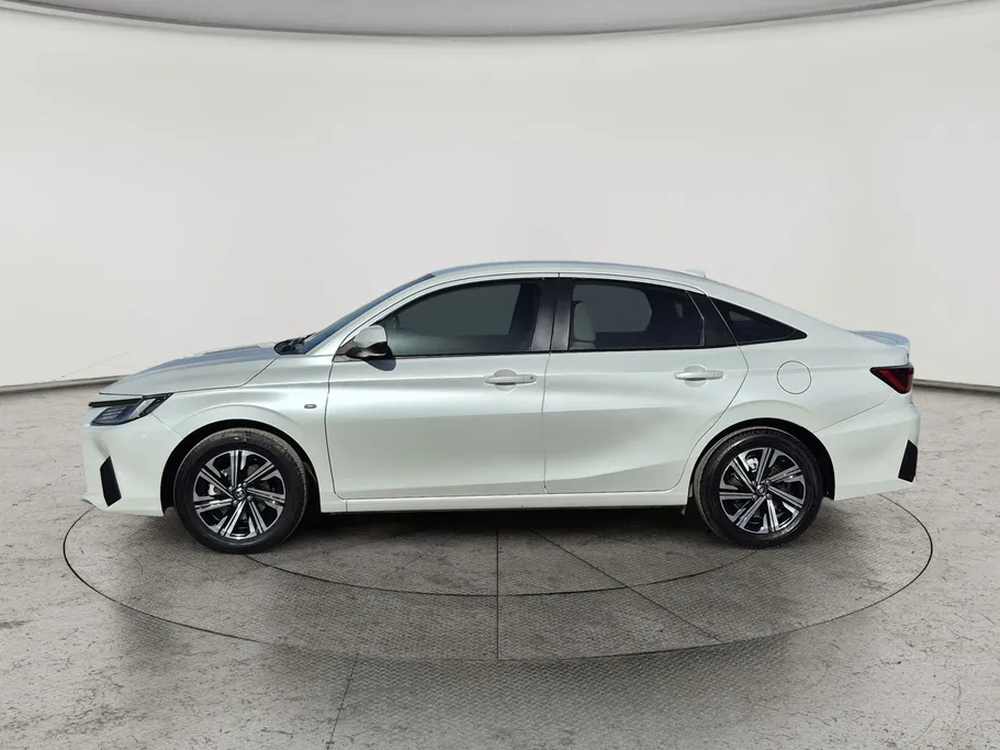 2024 Toyota Yaris  Y Plus 