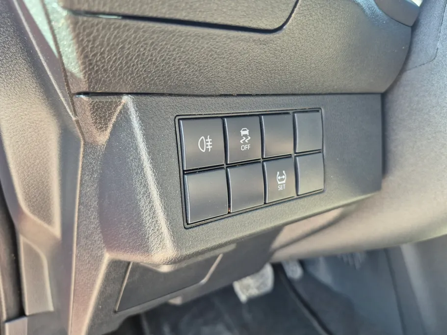 تويوتا يارس Y 2023 