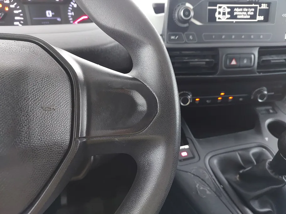 بيجو بارتنر Short van 2022 