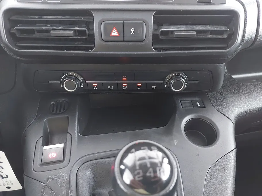 بيجو بارتنر Short van 2022 