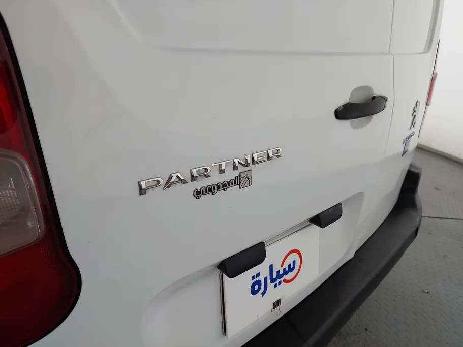 بيجو بارتنر Short van 2022 