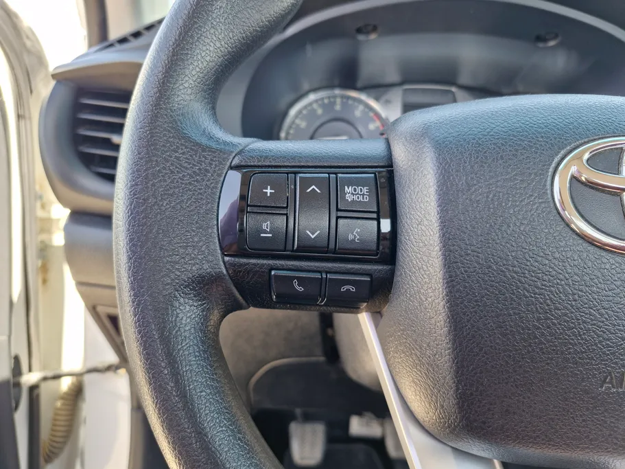 2024 Toyota Hilux GLX 