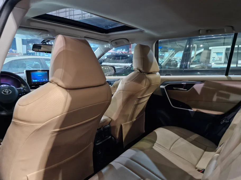 2025 Toyota RAV4 XLE 