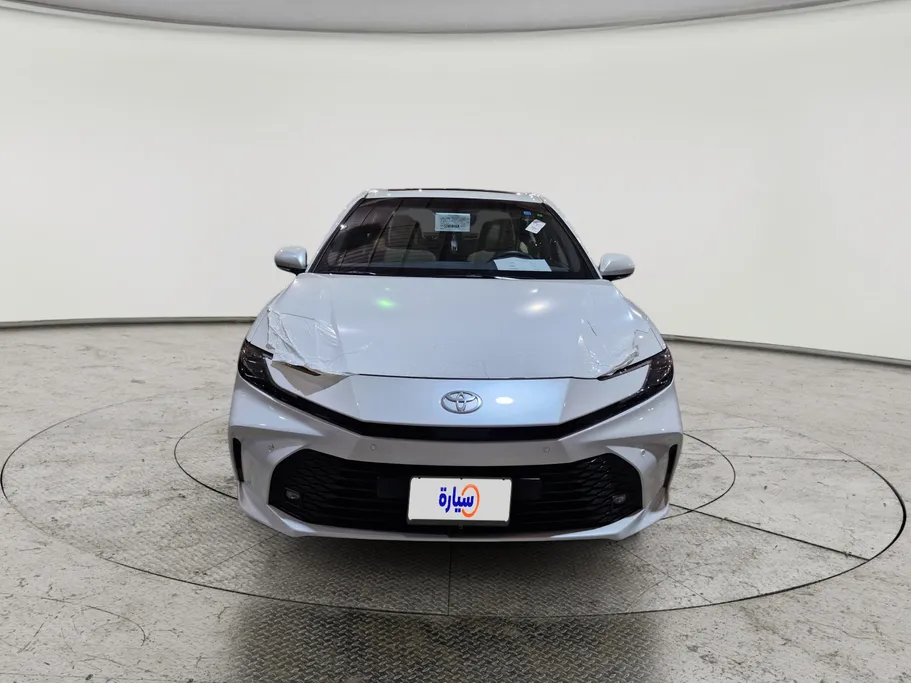 تويوتا كامري LE 2025 