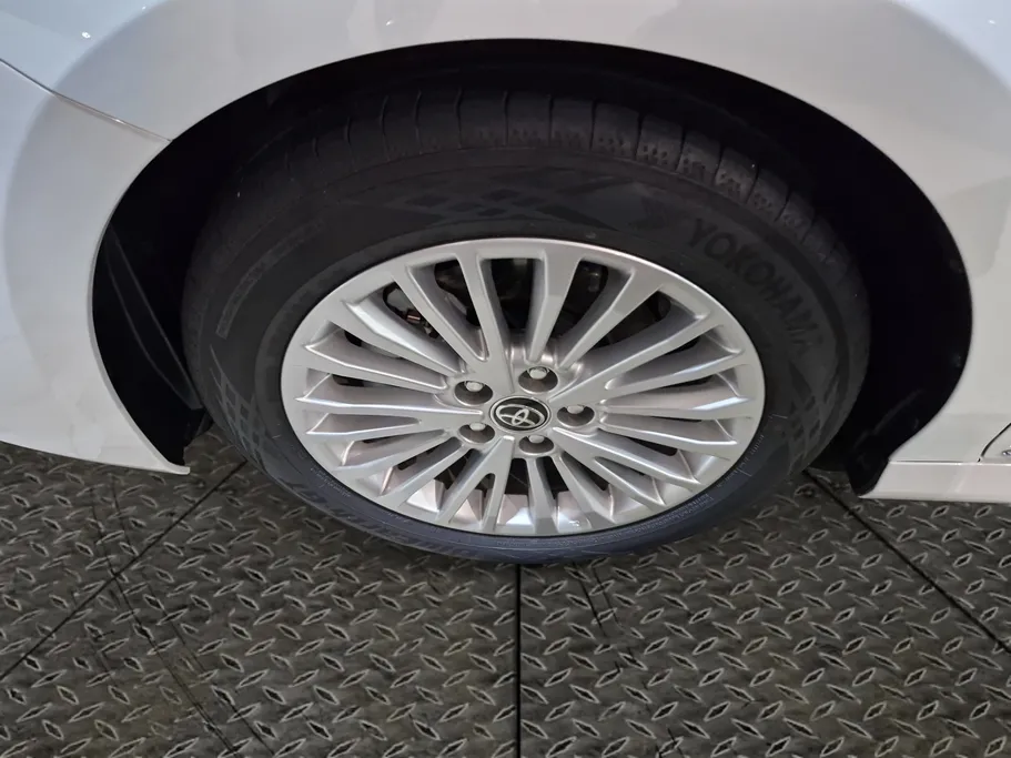 تويوتا كامري LE 2025 