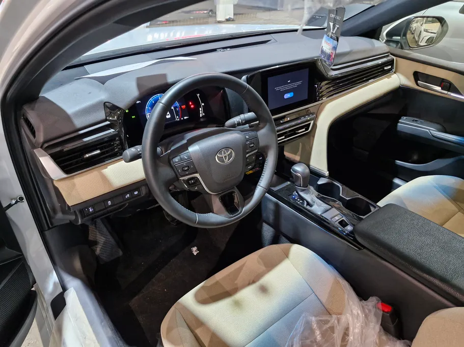 تويوتا كامري LE 2025 