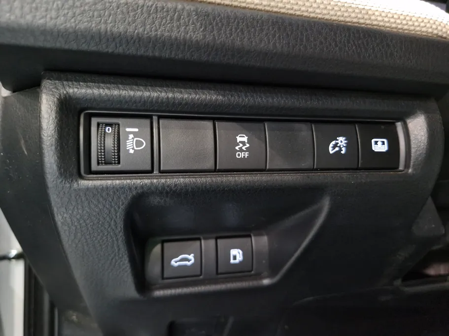 تويوتا كامري LE 2025 