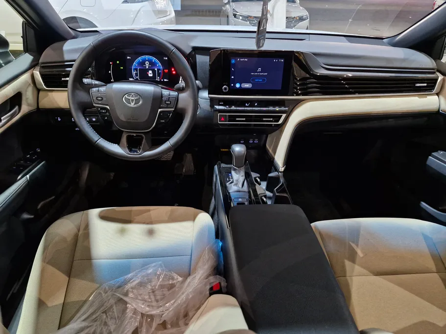 تويوتا كامري LE 2025 