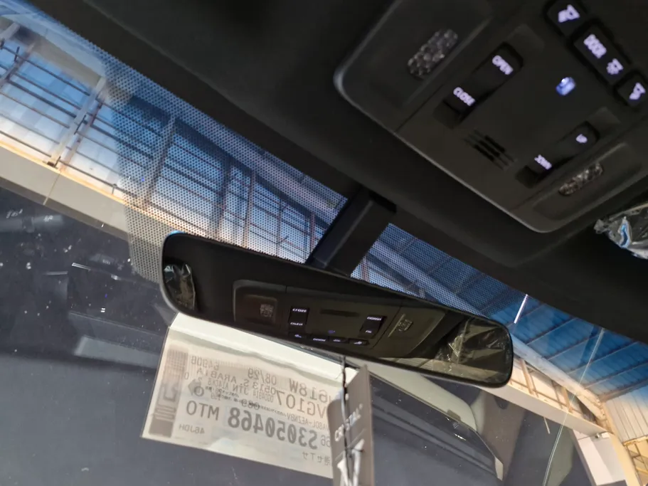 تويوتا كامري LE 2025 