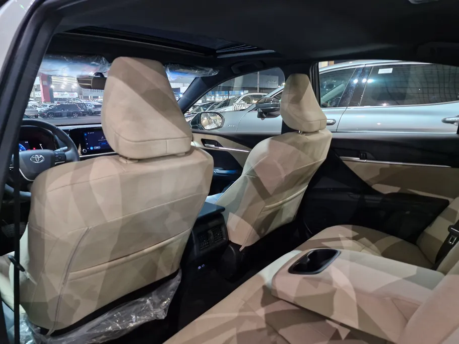 تويوتا كامري LE 2025 