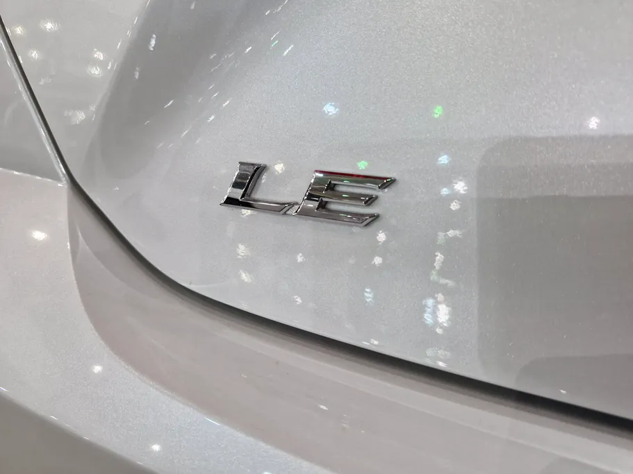 تويوتا كامري LE 2025 