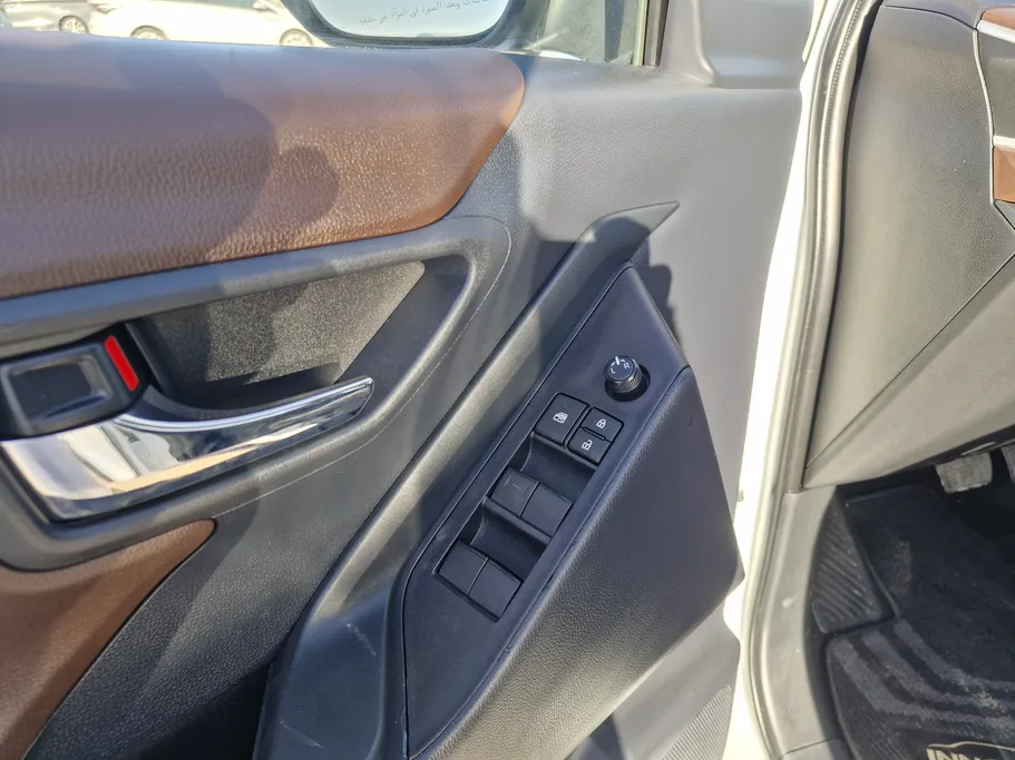 تويوتا اينوفا GL HEV 2024 