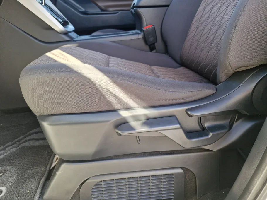 تويوتا اينوفا GL HEV 2024 