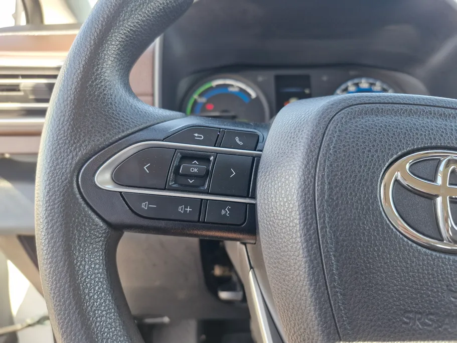 تويوتا اينوفا GL HEV 2024 