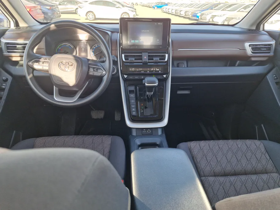 تويوتا اينوفا GL HEV 2024 