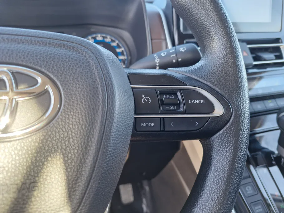 تويوتا اينوفا GL HEV 2024 