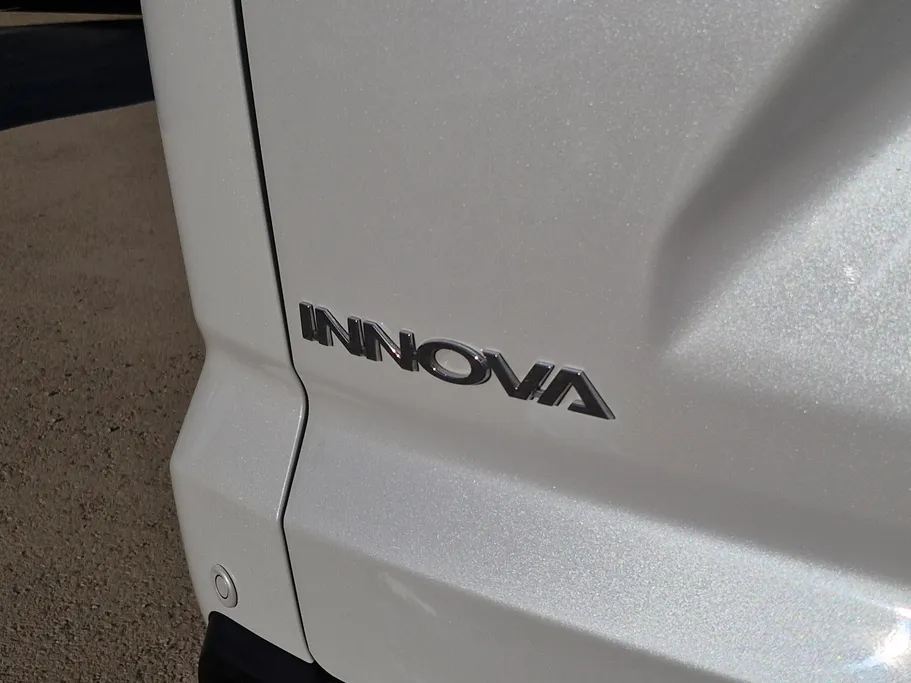 تويوتا اينوفا GL HEV 2024 