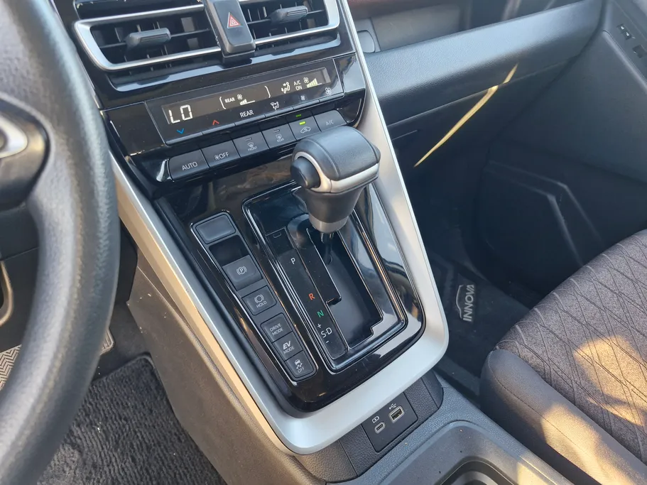 2024 Toyota Innova GL HEV 